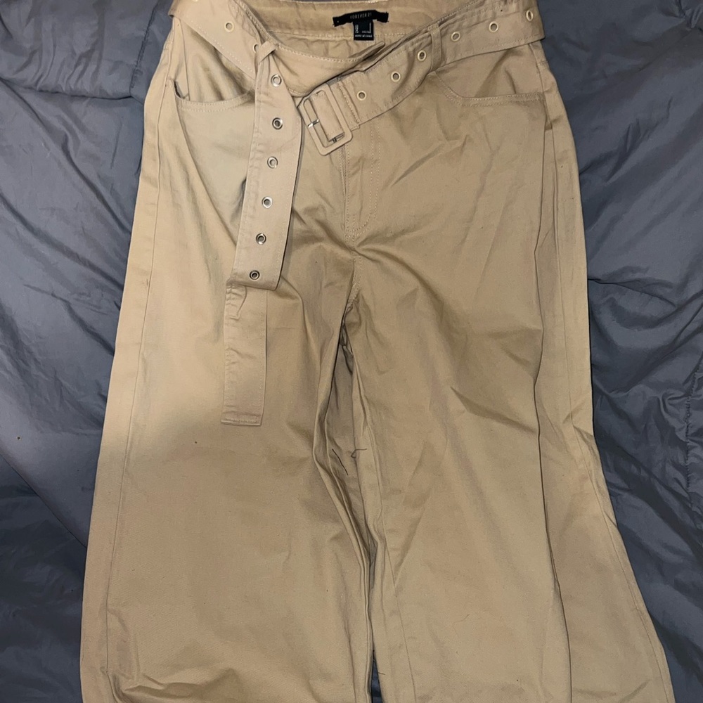 Size Large Forever 21 pants with belt